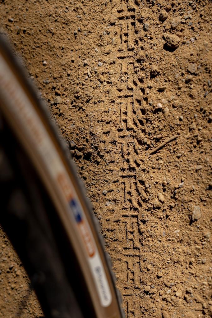 Panaracer Gravel King X1 Plus 700x40C Бескамерный Готовый Черный F740-GKX1-P-B2