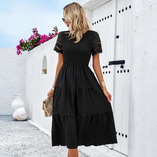 Женское платье с короткими рукавами и круглым вырезом трапециевидной формы со свободным подолом, плиссированным, лоскутным, однотонным