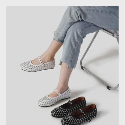 «Шикарные женские балетки с круглым носком и металлической пряжкой»: Универсальный европейский и американский стиль"