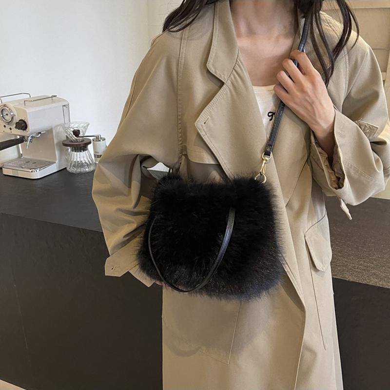 New Plush Bag Winter Women Fashion Handbags Cloud Faux Fur Purse Fashion Casual Women's Shoulder Bag Fluffy Bag