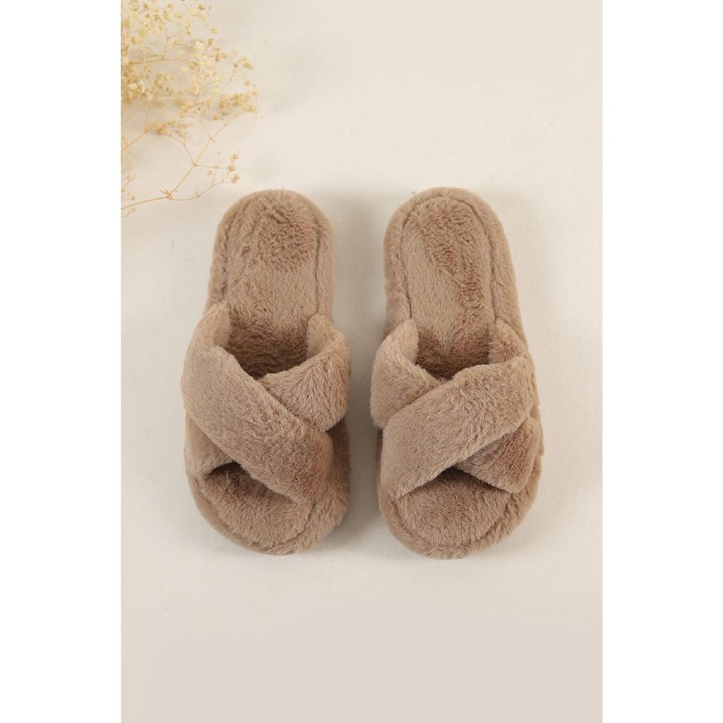 Бело-кремово-бежевые пушистые домашние тапочки