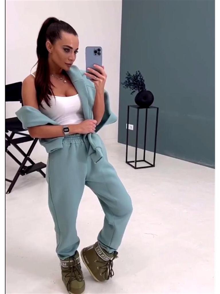 Европейская и американская женская мода Толстовка в японском стиле: Премиальный флисовый однотонный вязаный комплект-двойка, коллекция 2023.