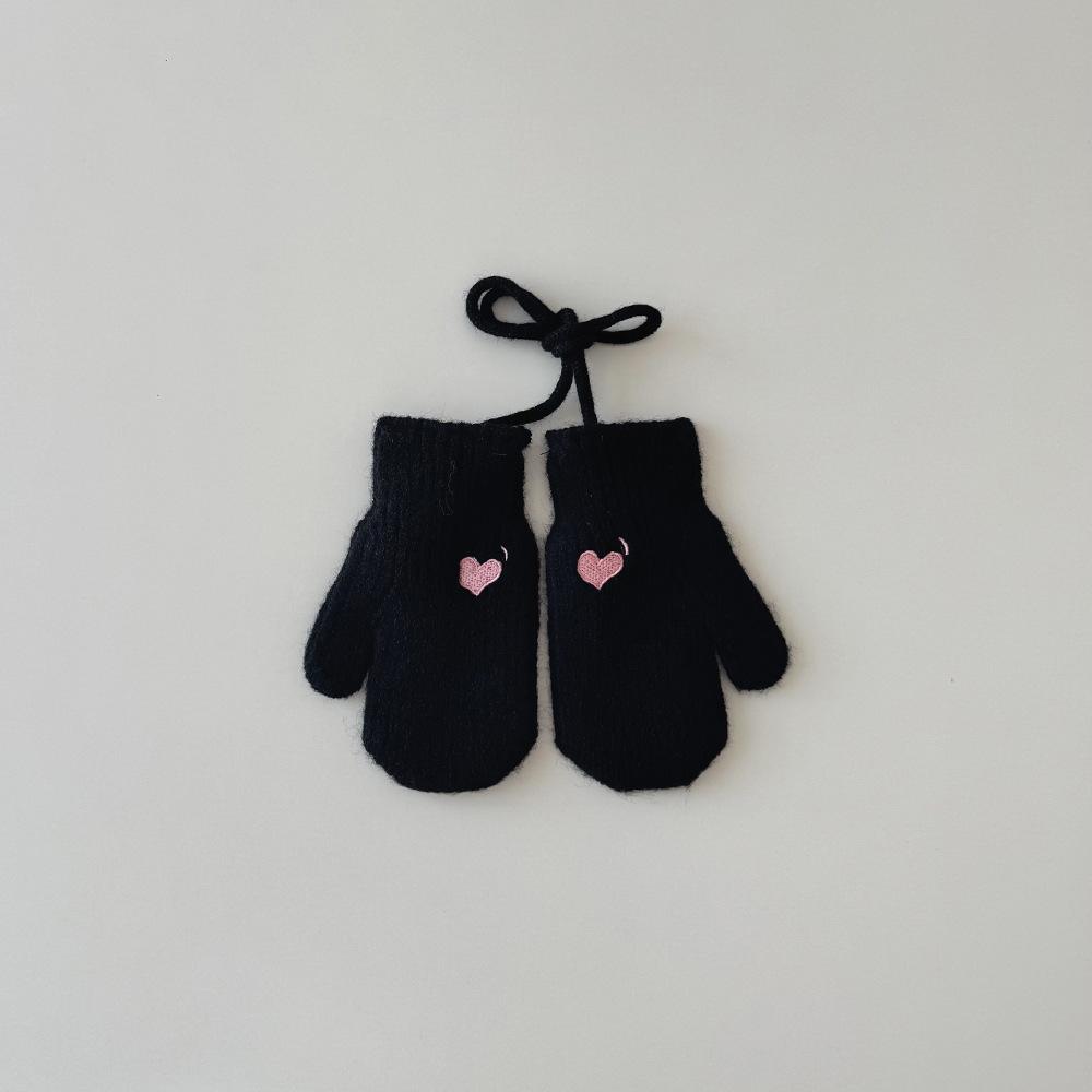 Korean Style Kids Mittens with Love Heart Pattern Ins Fashion Winter Gloves with Anti-Loss Neck Cord Warm Baby Toddler Mittens