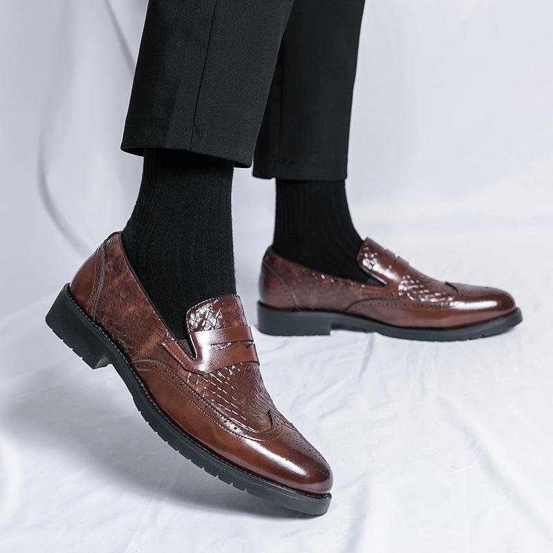Fashion Men's Leather Shoes Classic British Style Loafers Wedding Trend Party Outdoor Casual Business Gentleman Versatile Brown Shoes