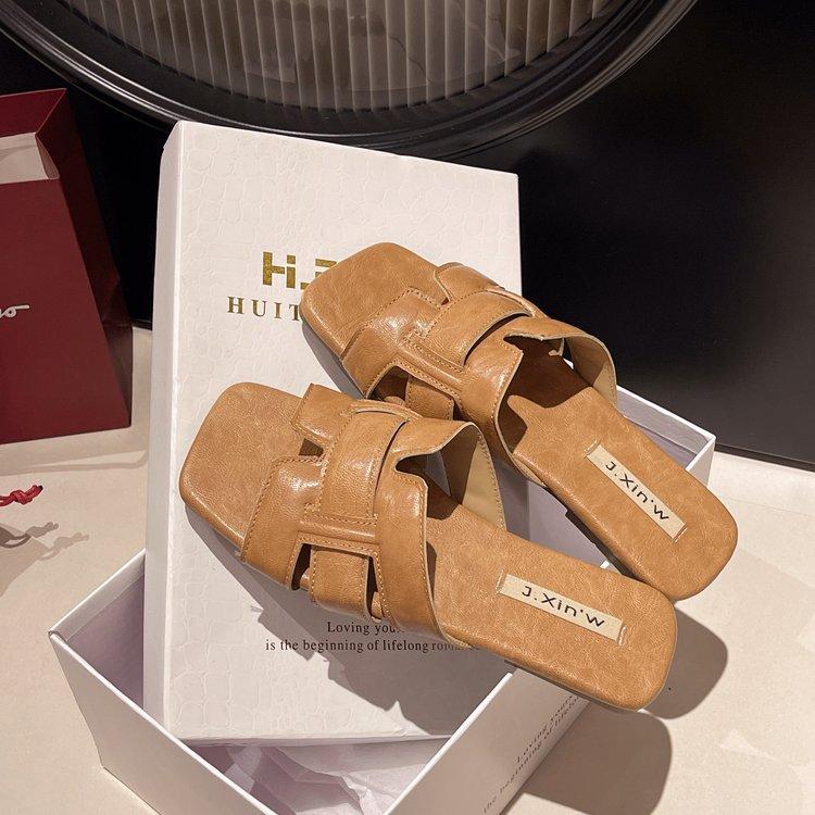 2025 новые летние шлепанцы на плоской подошве из мягкой кожи с мягкой подошвой, женская летняя мода, уличная одежда, летние шлепанцы на перемычке, горячий тренд, женская обувь