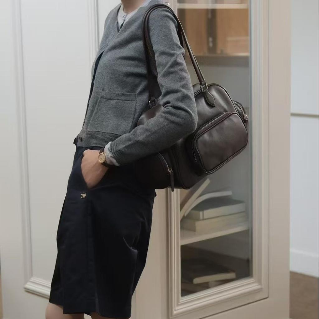 Vintage Motorcycle Baotou Layer Leather Multi-pocket Bowling Bag Commuter Hand Bill Shoulder Briefcase Woman