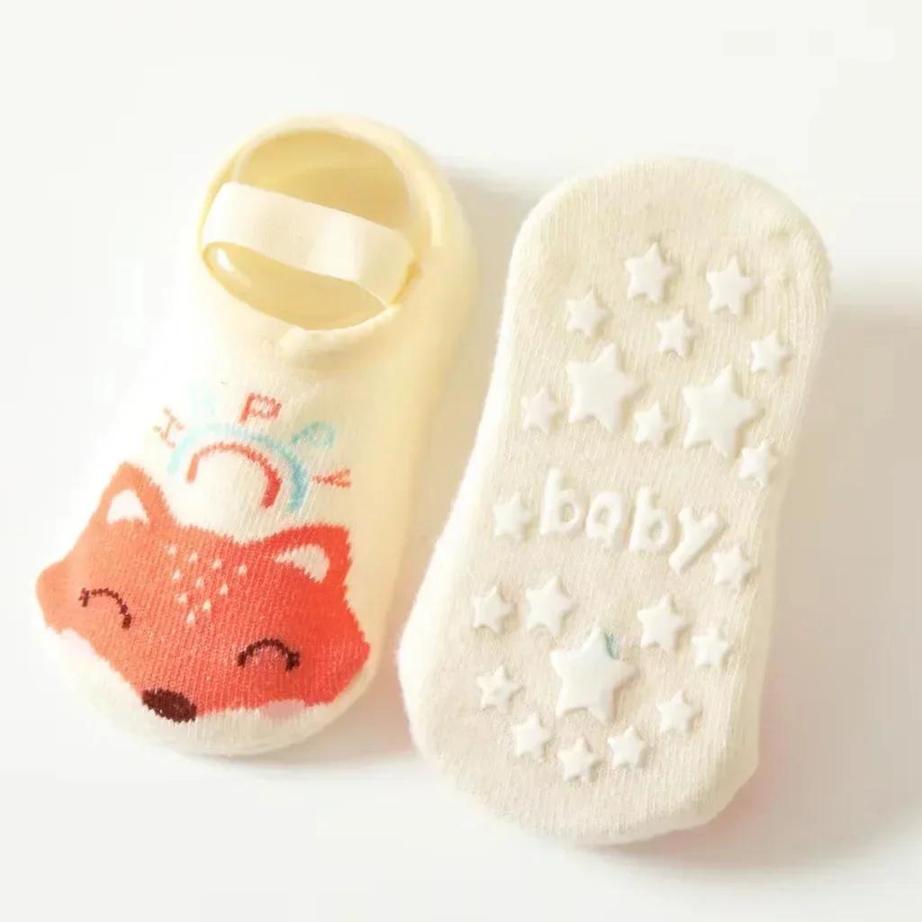 Носки для новорожденных с мультяшным принтом, нескользящие хлопковые носки для малышей с резиновой подошвой, повседневные домашние носки для детей от 0 до 3 лет