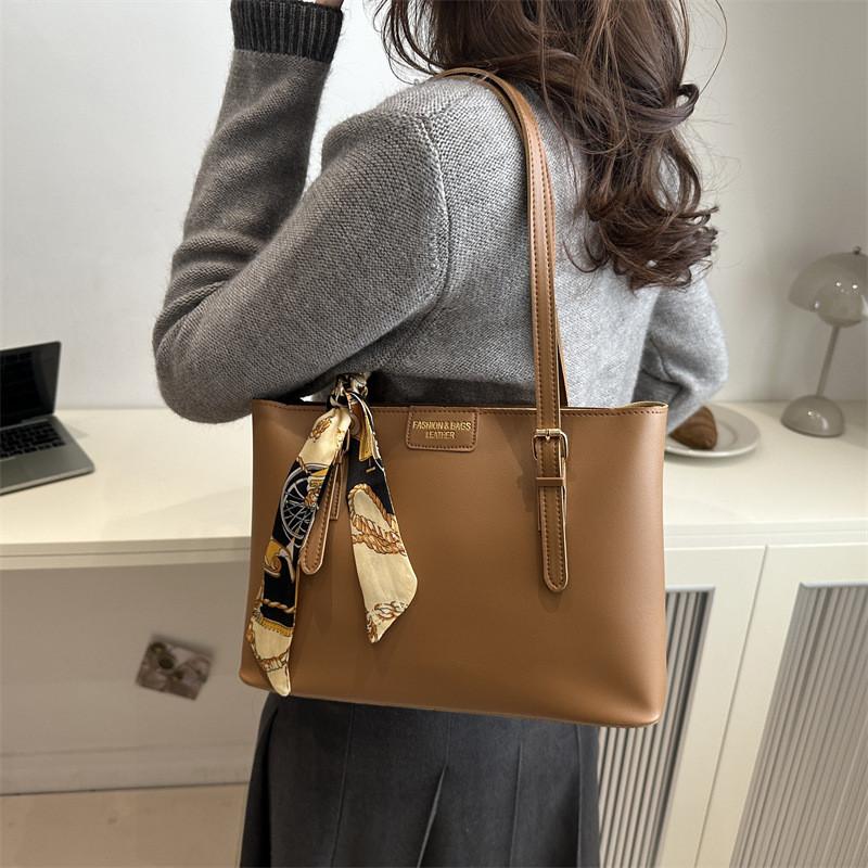 Stylish Large Capacity Tote Bag For Women In Chic Colors For Work And Daily Use
