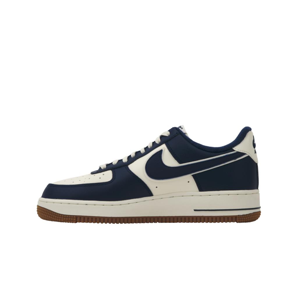 Nike Кроссовки мужские Nike Air Force 1 07 LV8 College Pack - Midnight Navy Синий Sail Medium-Gum-Brown DQ7659-101