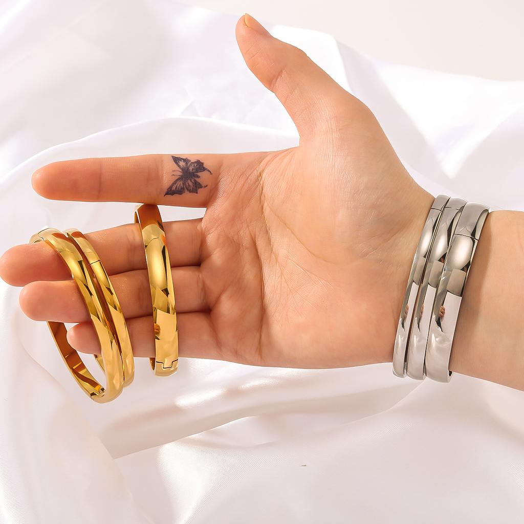 Htpwe Stainless Steel Glossy Solid Buckle Bracelet For Women 18k Gold Couple Holiday Gift Bracelet Party Daily Zircon