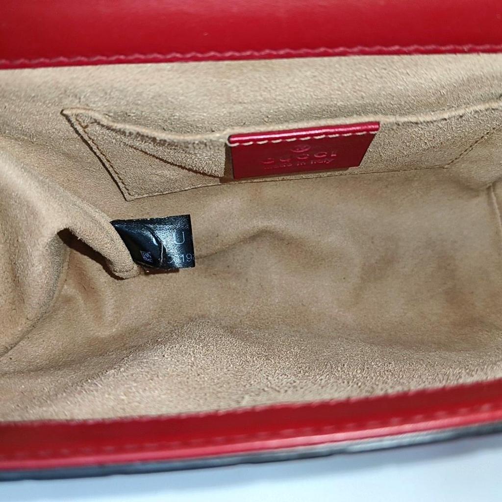 [Pre-Owned] Padlock Metal Lock Buckle Bag Monogram Logo Embossed Leather Box Bag Chain Shoulder Crossbody Bag Small - Good #Y39GIF