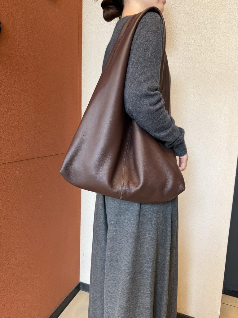 Cross Border Single Shoulder Large Capacity Tote Bag Layered Cowhide Nun Bag Minimalist Lazy Bucket Bag New Women's Bag