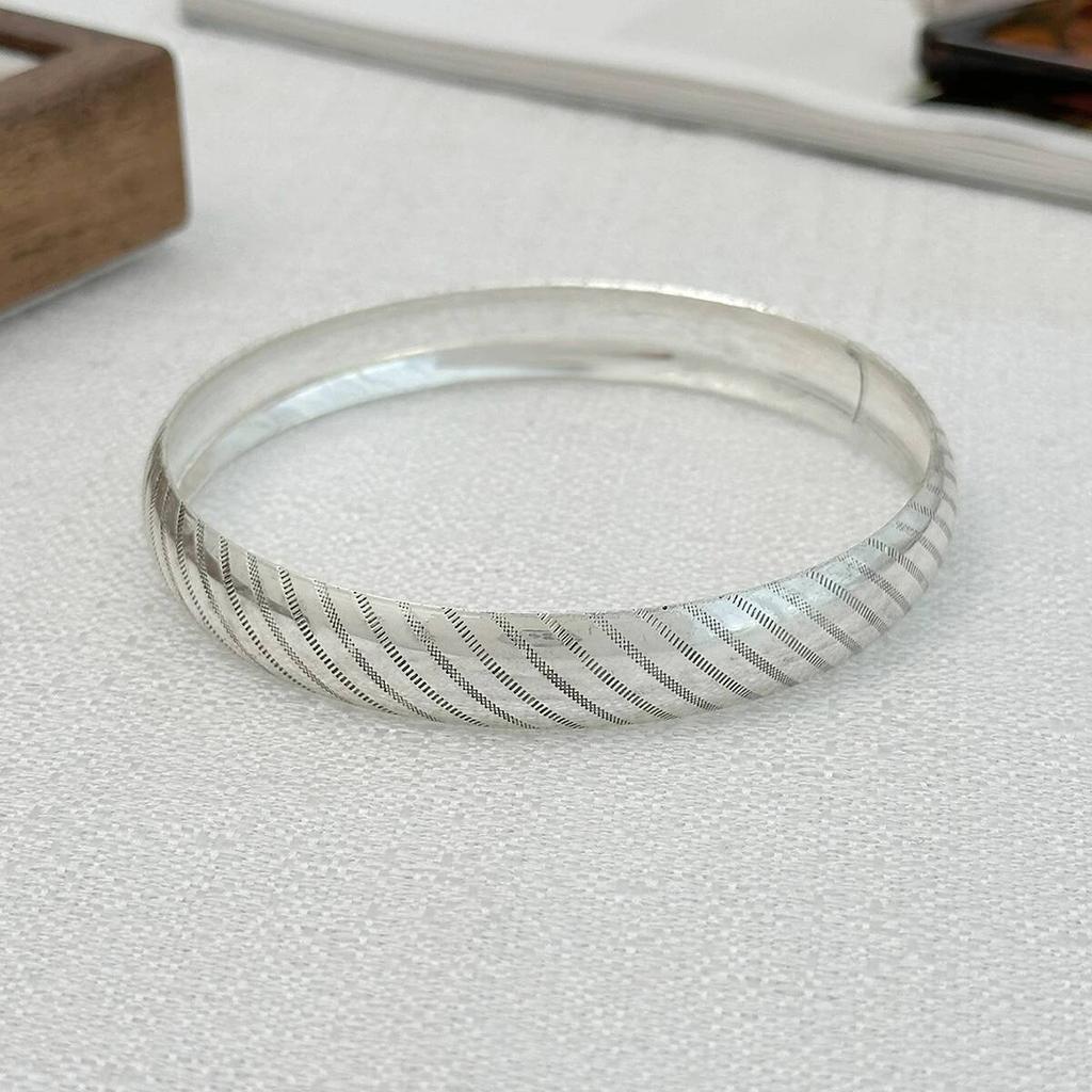 SHIXIN Trendy Geometric Circular Wide Bangle for Women Punk Silver Color Metal Charm Bracelet Arm Bangle Personalized Jewelry