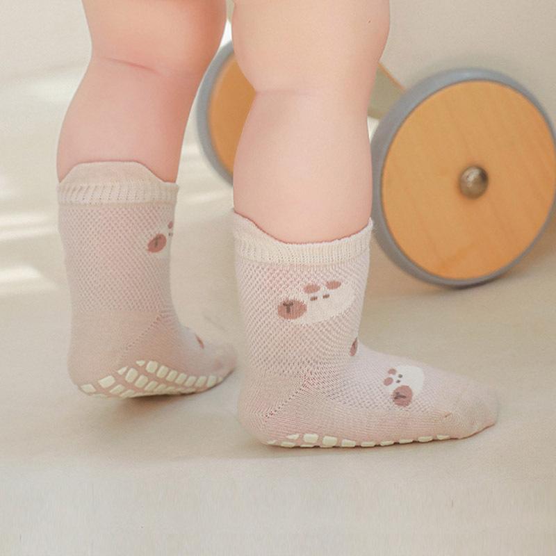 1 пара детских нескользящих носков с милым мультяшным рисунком для мальчиков и девочек, удобные дышащие носки для малышей