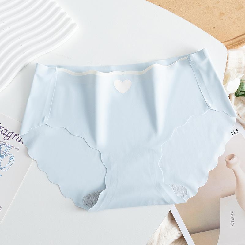 Ice Silk Underwear for Women Fresh Summer Love Traceless Cute Mid Waist Lifting Hip Pants Summer Cool Antibacterial Triangle Pants