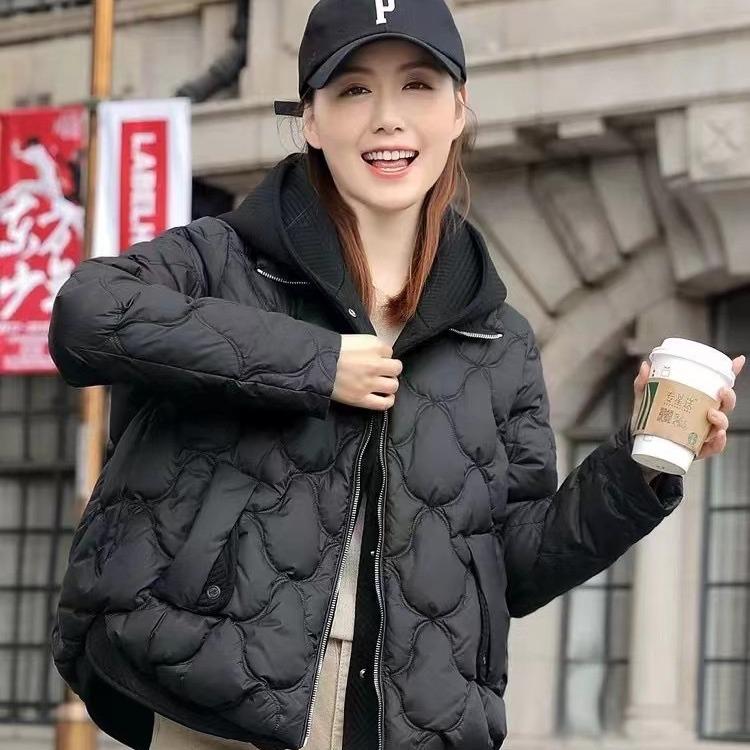 Пуховик женский 2024 новый белый утиный пух искусственный двухкомпонентный короткий с капюшоном зимний утолщенный маленький модный пальто