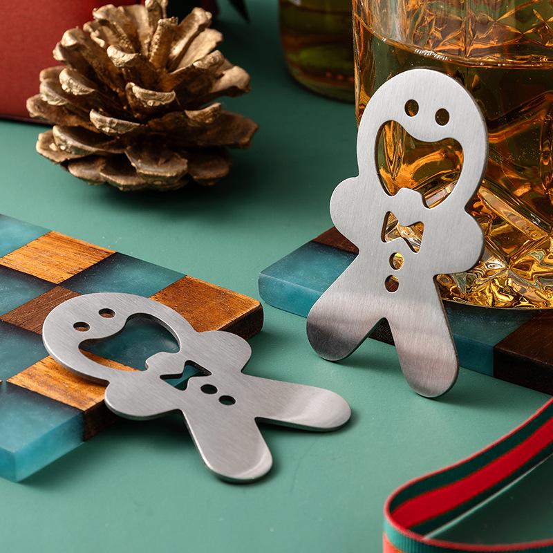 Creative Gingerbread Man Beer Bottle Opener – Cute Cartoon Design, Magnetized Metal Wine Opener, Perfect for Christmas Gifts