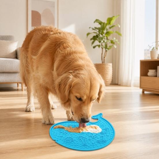 Pet Slow Food Mat with Suction Cups, Whale Shape Slow Feeding Mat for Prevent Choking Anxiety Relief, Non-Slip Silicone Lick Mat for Dogs And Cats