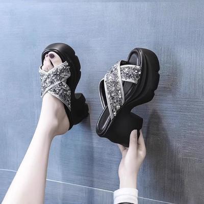 Женские летние шлепанцы на толстой подошве со стразами, новинка 2025 года, модные, на платформе, для пляжа, супер-огонь, маффин