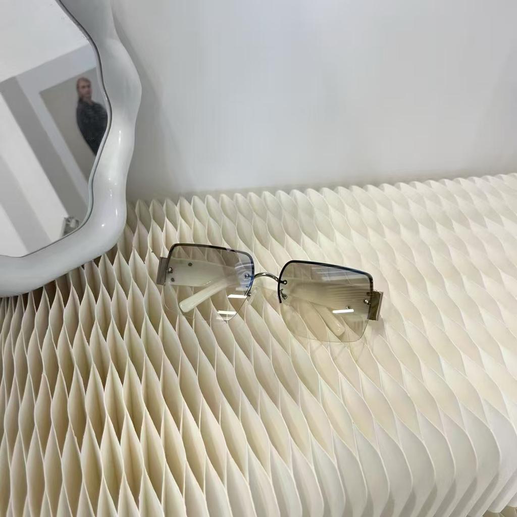 Square Women Sunglasses Korean Fashion UV Protection Sun Glasses for Women Travelling Photographing Men Sunglass