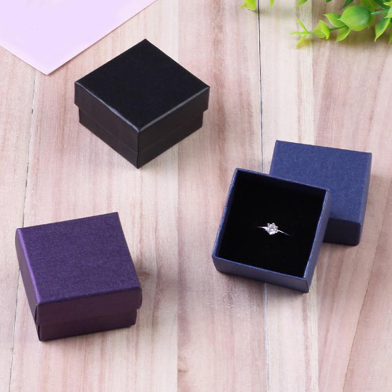 Модное хранение ювелирных изделий Простая коробка для колец и сережек Подарочные коробки Легко носить с собой Подарочная упаковка Чехол Мода Много цветов на выбор Шкатулка для драгоценностей