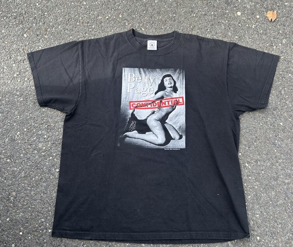 Vintage 2001 Betty Page Pinup Fashion Victim Tee shirt Size XL Unisex T-Shirt