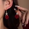 Серебряные игольчатые серьги-цепочки с красным бантом и жемчугом, осень/зима