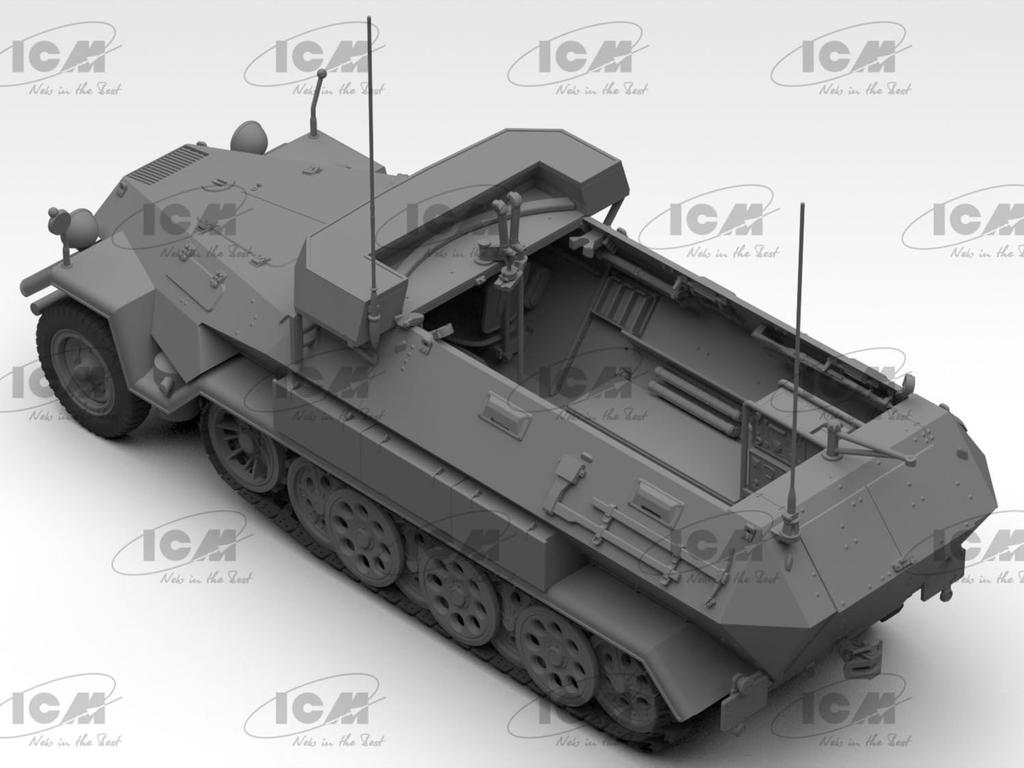 ICM German Armored Observation Vehicle with Crew Plastic Model Kit 35105 1/35 Sd.Kfz.251/18 Ausf.A