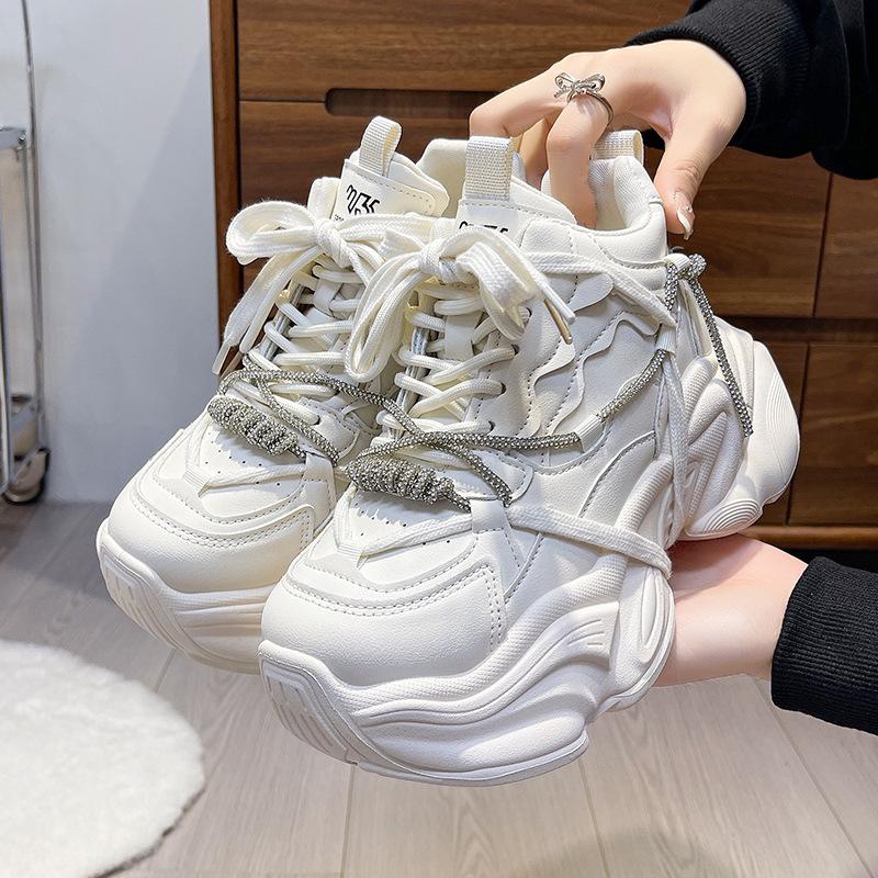 Модные туфли на платформе для папы, женская обувь 2025 осень и зима, новинка, увеличивающие рост, с цепочкой из стразов, универсальная повседневная спортивная обувь