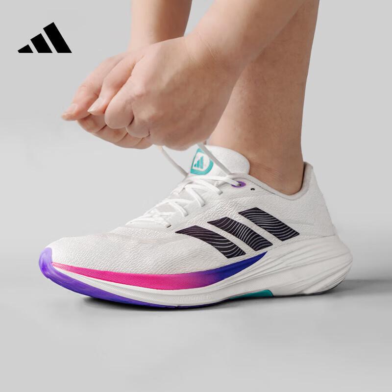 adidas Беговая и повседневная обувь