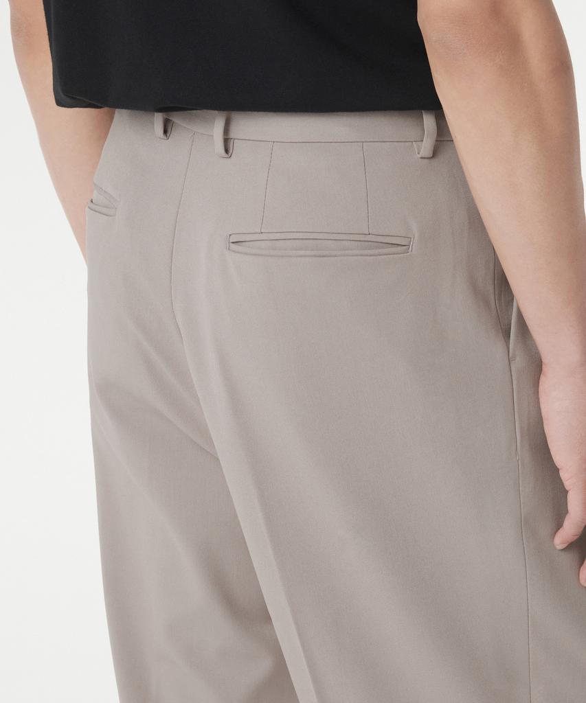 MUSINSA STANDARD Three-Puck Semi-Balloon Slacks [Light Beige]