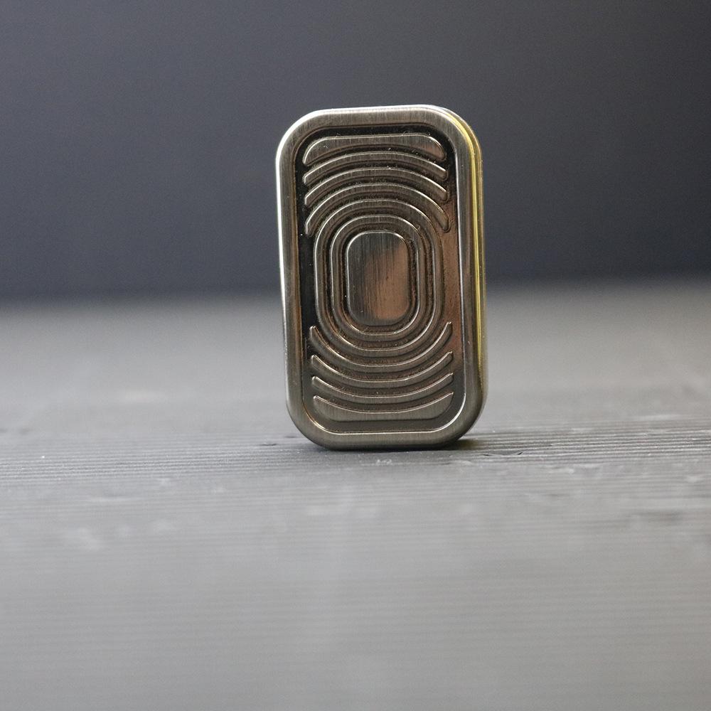 Трехслойная игрушка-антистресс с поп-звуком: DC Push Cards и Серебряный Волновой Пистолет