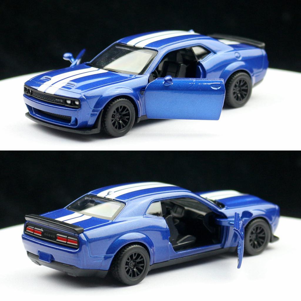 1/44 Dodge Challenger SRT Hellcat Toy Car Model Diecast Metal Vehicle Miniature Pull Back Doors Openable Collection Gift for Kid