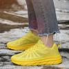 Летние новые желтые кроссовки на платформе, мужские удобные сетчатые дышащие мужские повседневные туфли, легкие кроссовки для бега на открытом воздухе для мужчин