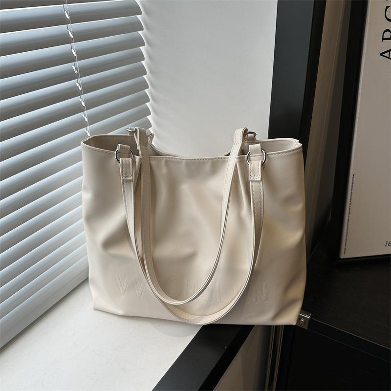 Oil Wax Leather Fashion Tote Bag for Women New Large Capacity Fashion Shoulder Bag Popular Commuting Bag