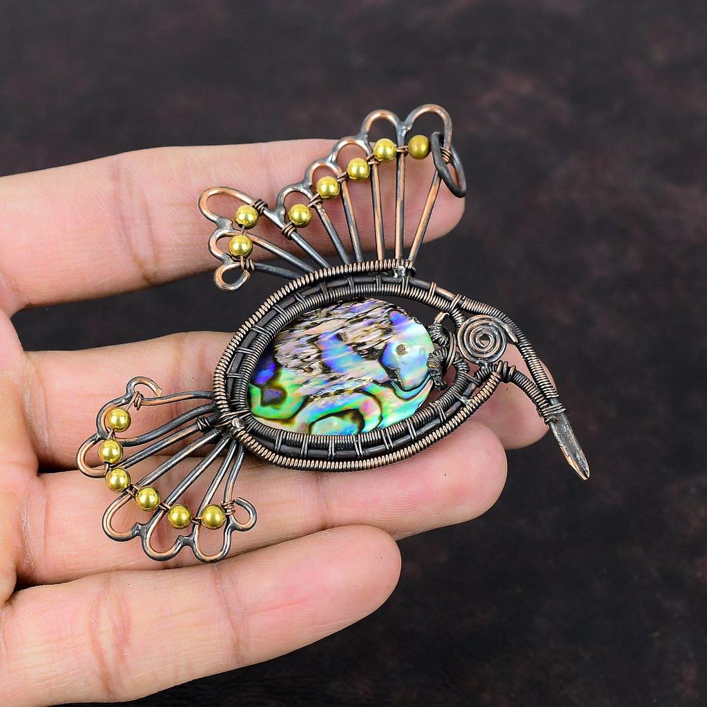 Подвеска из ракушки морского ушка Медная проволока Обернутая подвеска Ювелирные изделия ручной работы Красивый кулон с драгоценными камнями Ювелирные изделия из медной проволоки Подвеска в виде птицы Подарок для мамы