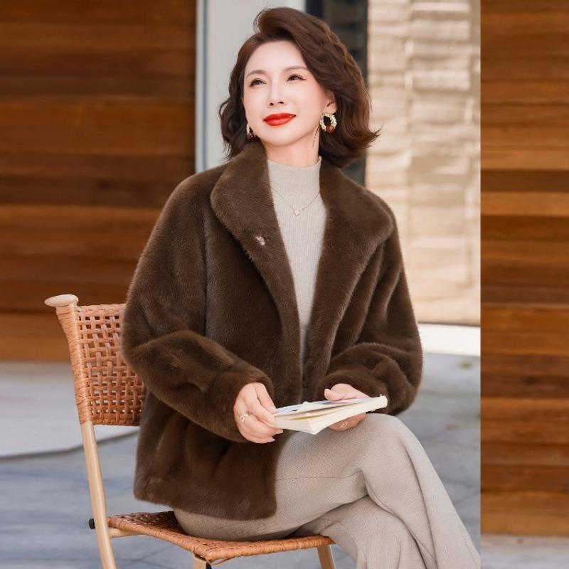 Женская одежда среднего возраста, одежда для молодых женщин, короткая куртка из искусственной кожи с флисом из норки со стойкой воротником для женщин