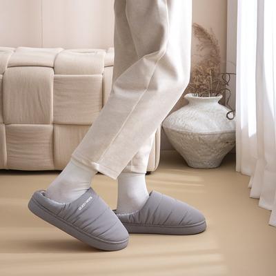 Новые зимние хлопковые тапочки женские носят нескользящие и не пахнущие ноги, чтобы согреться дома, водонепроницаемые бархатные хлопковые туфли на толстой подошве мужские