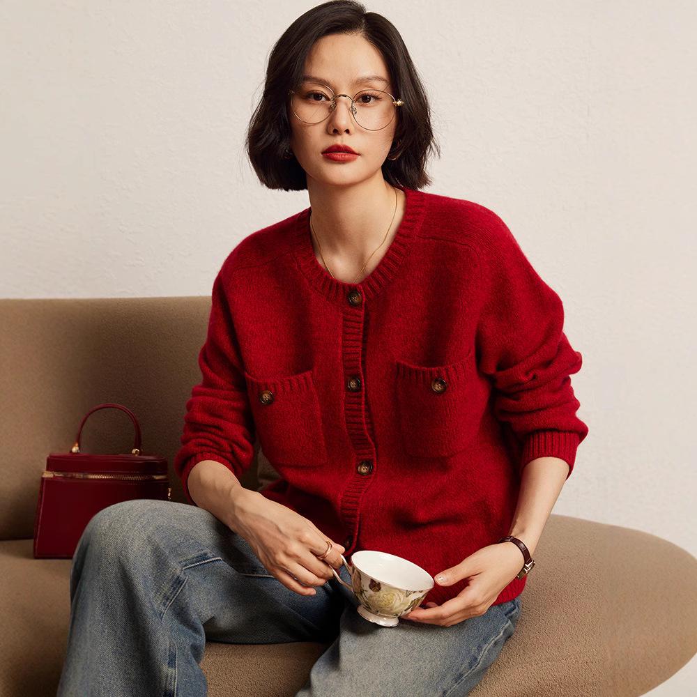 Women's Retro Floral Button-Up Cashmere Cardigan - Round Neck, Thick, Double Pocket, Slimming Knit Sweater for Autumn/Winter