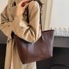 Versatile Women's Displacement Bag  Large Capacity  Elegant Shoulder Bag  High-end Texture  Retro  New