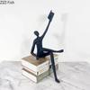 Креативная статуэтка Читающие Фигуры Настольное Украшение Орнаменты Современные Поделки Абстрактный Персонаж Металлическая Скульптура Эстетичный Декор Комнаты