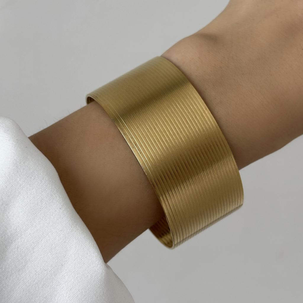 Vintage Irregular Bracelet for Women Stainless Steel Gold Color Open Cuff Bangle Exquisite Luxury Waterproof Jewelry Accessories