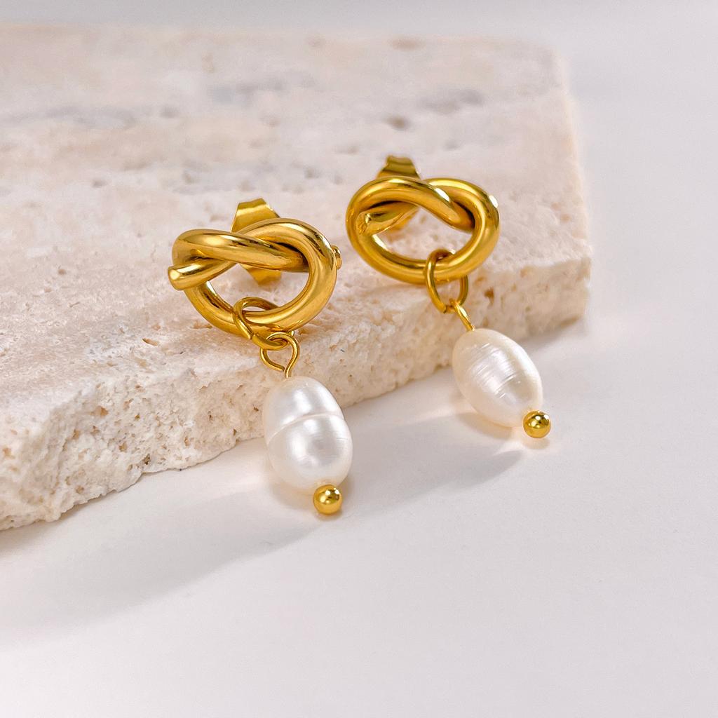 Fashion Stainless Steel Earrings Earrings Titanium Steel Light Luxury Premium Freshwater Pearl Stud Earrings