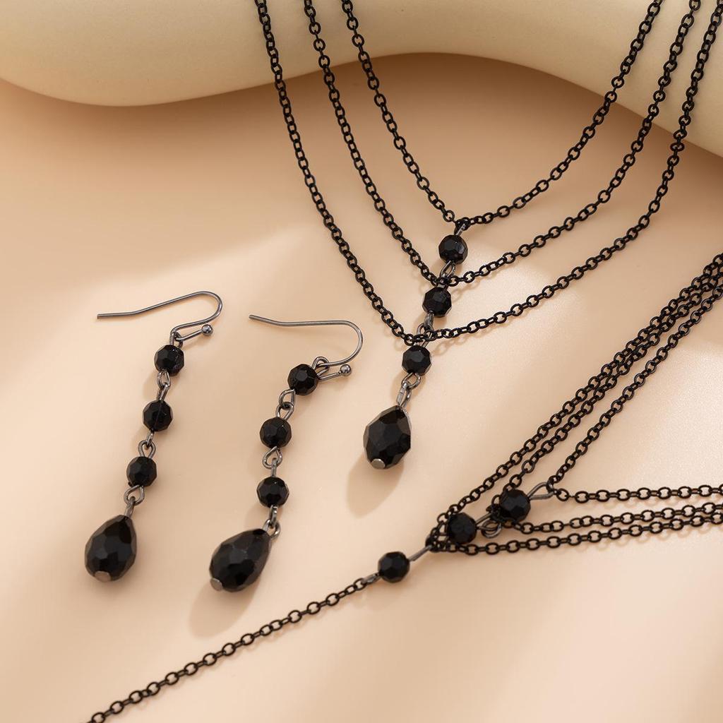 Европейско-американское многослойное колье-чокер с кристаллами и бусинами: Аксессуар в холодном стиле