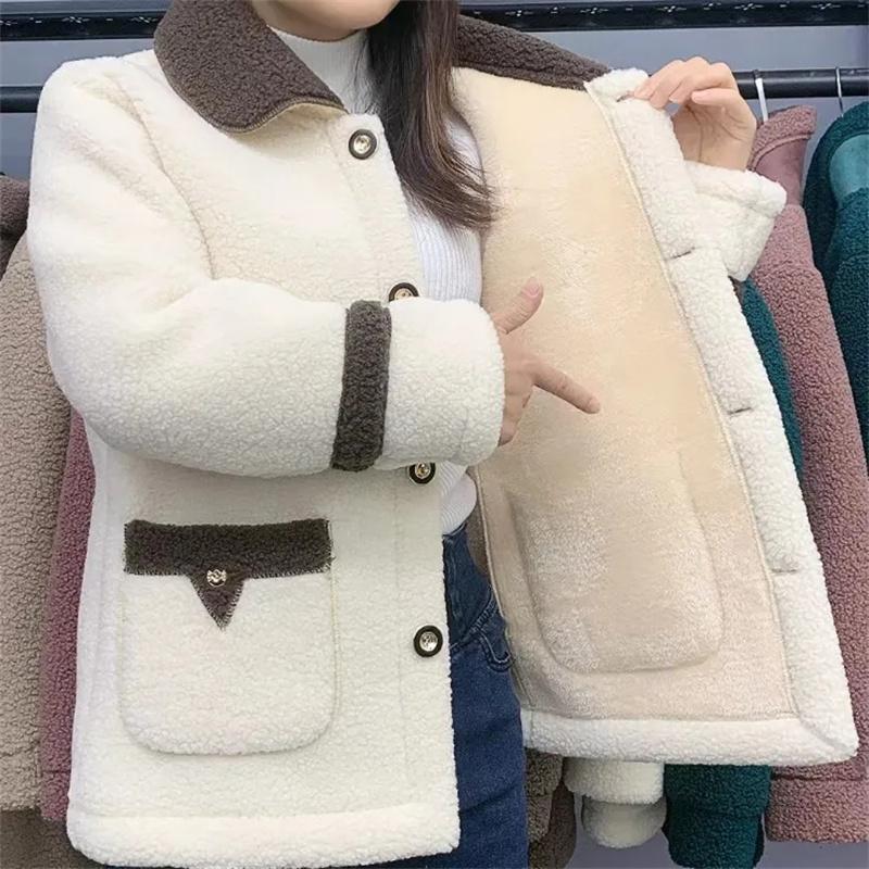 Женская куртка с бархатной подкладкой