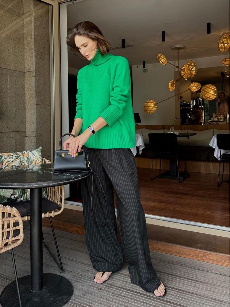 Повседневный трикотажный свитер с длинным рукавом и высоким воротом - Однотонный и удобной посадки