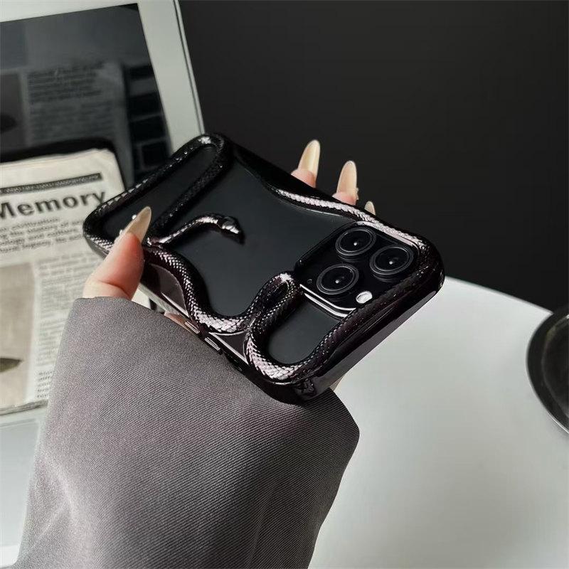 2025 Cool Dark 3D Snake Hollow Out Case For iPhone 16 15 14 13 11 12 Pro Max Ins Fashion Boy Girl Electroplated Soft Cover Gift