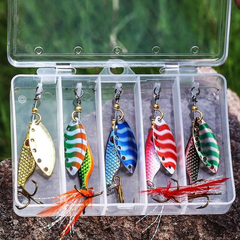 Fishing Lure Spinner Spoon Lure Rotating Metal Sequins Bait Hooks Wobbler Crankbait Fishing Tackle