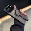 Применимо к iPhone17pro Магнитный держатель Чехол для мобильного телефона с ручным шнурком Apple 16 Матовое ощущение кожи 15 Защитный чехол