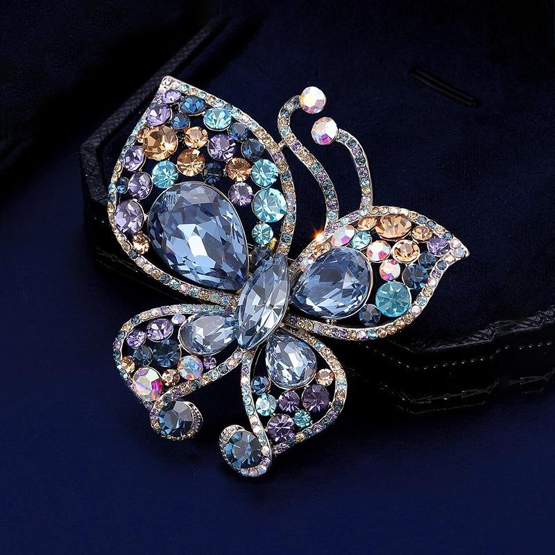 The "Yi Die" Brooch Is A High-end, Versatile and Elegant Crystal Butterfly Brooch with A Unique Design Sense